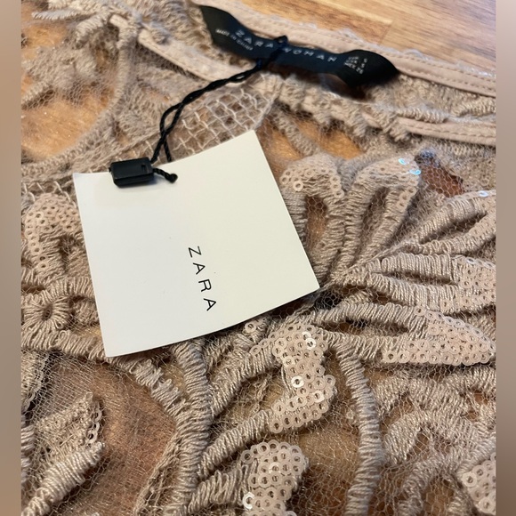 Beautiful detail & sparkle Blouse! - Picture 8 of 8